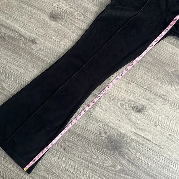 NWT Aerie Groove On Velour Ribbed Flare Pants High Waist Black / Women's XS - Picture 7 of 7
